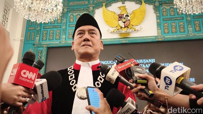 Array,Intip Garasi Hakim MK yang Baru Dilantik Presiden