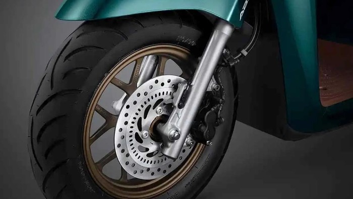 Array,Jangan Asal Modifikasi Motor Pakai Ban Besar, Ini Risikonya