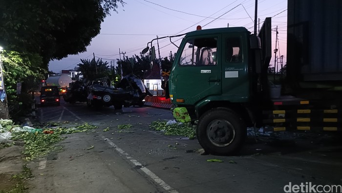 Array,Truk Rem Blong Jadi Pemicu Kecelakaan Maut Lagi, Tewaskan 4 Orang