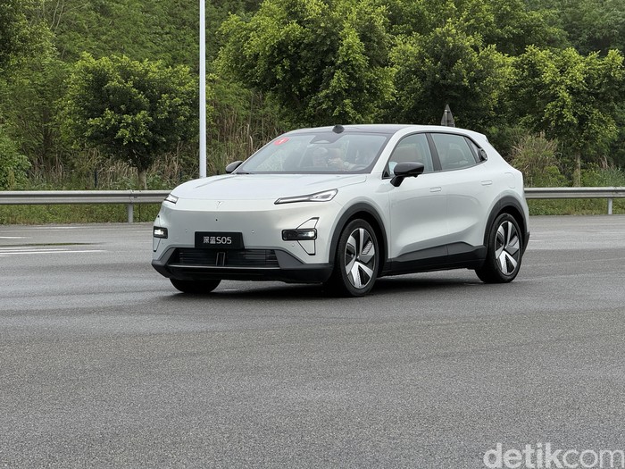Array,Mengenal Mobil REEV, Ini Bedanya dengan Hybrid, PHEV dan Mobil Listrik