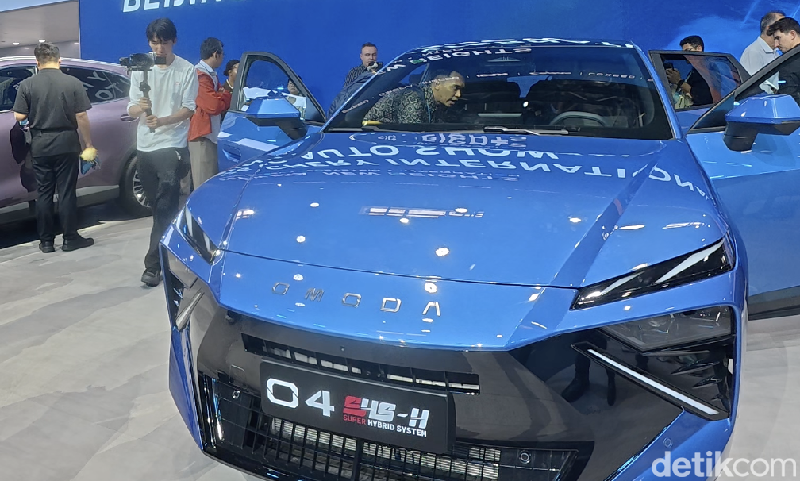 Array,Omoda O4 Meluncur, SUV Kompak Bermesin Hybrid