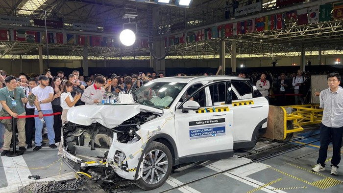 Array,Ini Alasan Chery Rutin Lakukan Crash Test Mobil Secara Mandiri