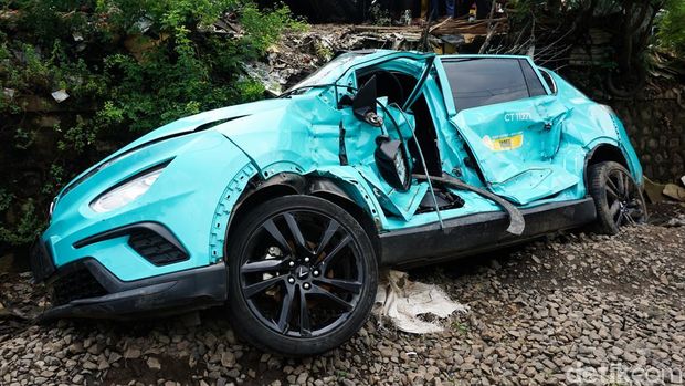 Array,Baru Kerja 3 Hari, Sopir Taksi Pemicu Tabrakan KA Cuma Dilatih Singkat