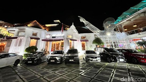 Jangan ke Malioboro Aja! Ini 5 Tempat Nongkrong di Kotabaru Jogja, 1. All Day Place, 2. Rakku, 3. Jnawi Cafe, 4. Simetri Coffe Roasters, 5. Silol Kopi & Eatery