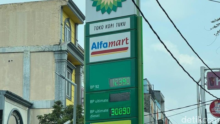 Array,Harga BBM Tembus Rp 30 Ribu, Isi Full Tank Pajero-Fortuner Butuh Segini