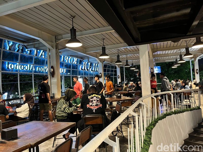 Array,Tempat Nongkrong 24 Jam di Kotabaru, Silol Kopi & Eatery