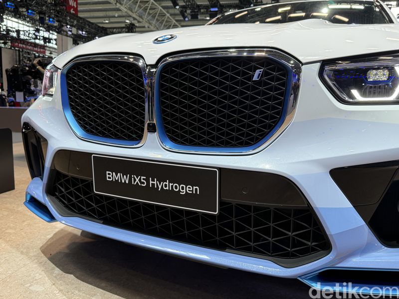 Array,BMW Mulai Pamerkan iX5 Hydrogen, Siap Produksi Massal 2028