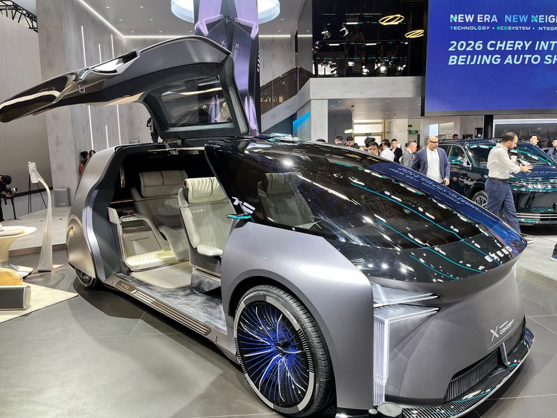 Array,Pecah Rekor! Pameran Beijing Auto Show 2026 Dikunjungi 1,28 Juta Orang
