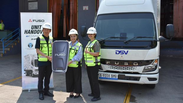 Array,Truk Listrik Fuso Bisa Disewa, Segini Biaya Bulanannya