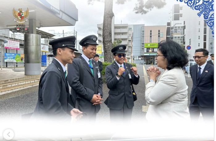 Array,Sejarah! 3 Orang Indonesia Dipercaya Jadi Pengemudi Bus di Jepang