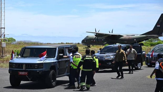 Array,Bukan Maung Putih, Prabowo Naik Mobil Garang Ini di Pulau Terluar RI