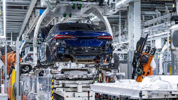 Array,BMW Cetak Rekor Baru, 2 Juta Mobil Listrik Sudah Diproduksi