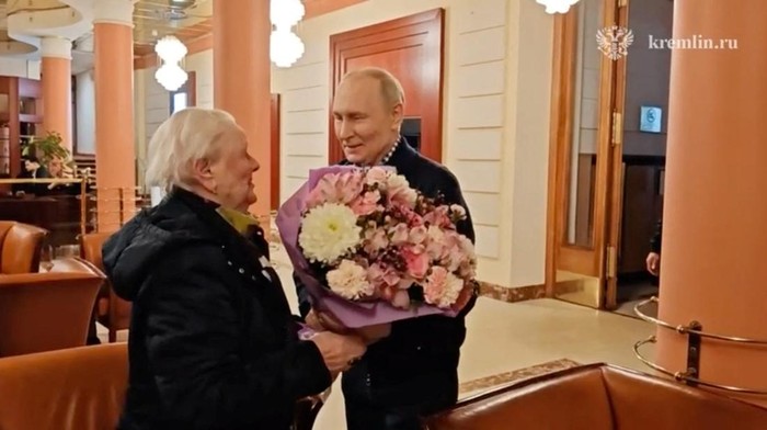 Array,Putin Setir Mobil Sendiri Jemput Guru Sekolahnya