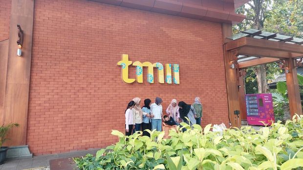 Array,Destinasi Long Weekend Seru dan Lengkap di Jakarta: Taman Mini Indonesia Indah