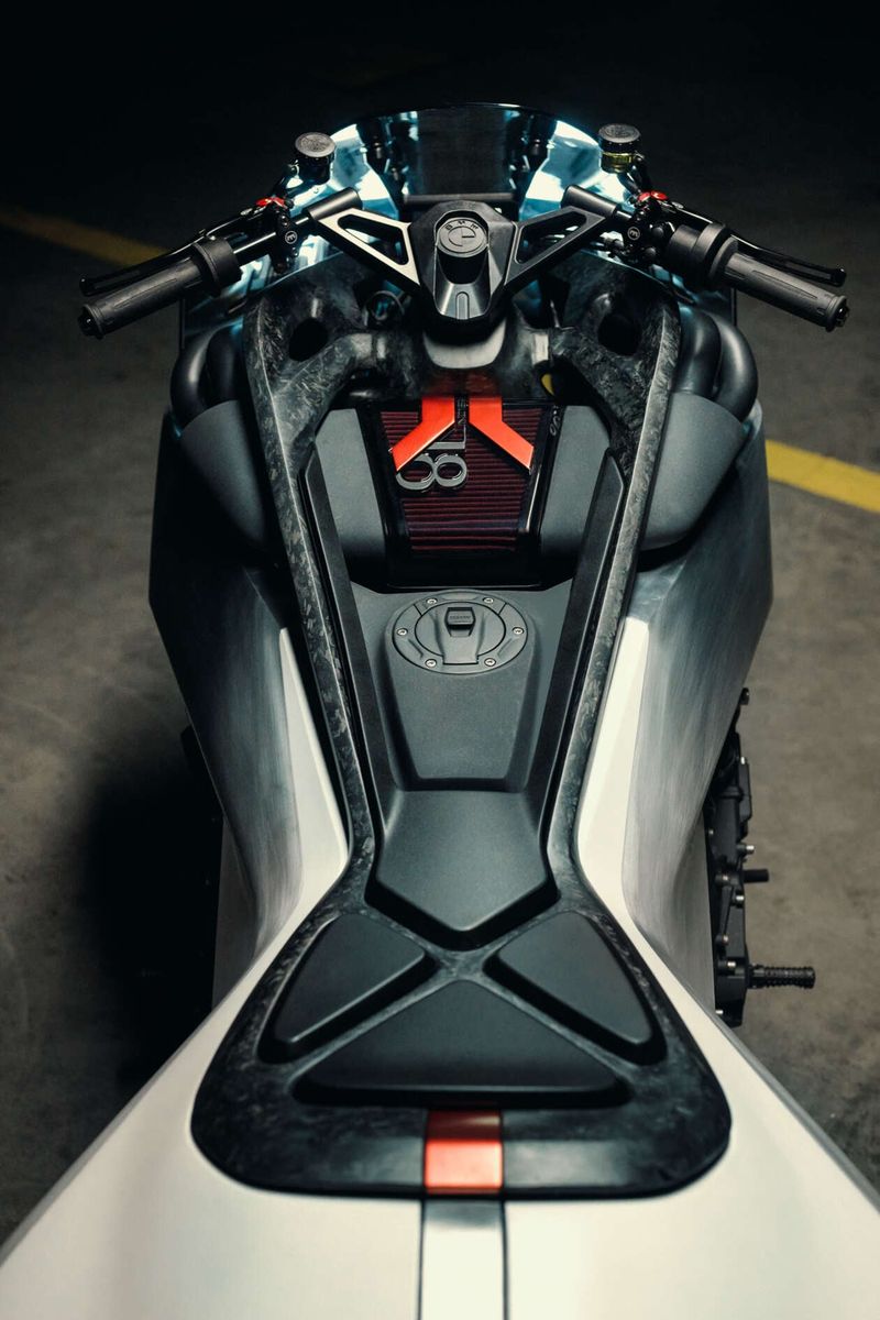 Array,BMW Motorrad Vision K18 Concept Diperkenalkan, Terinspirasi Pesawat Terbang