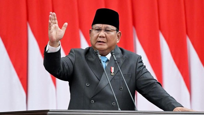 Array,Presiden Prabowo: RI Jangan Cuma Jadi Pasar, Harus Bikin Mobil-Motor Sendiri