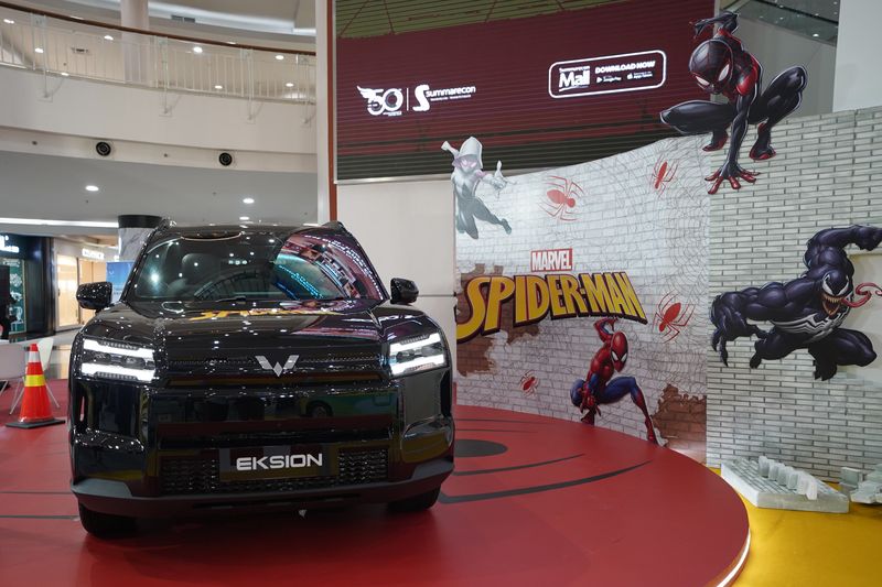 Array,Ada Apa Nih, Kok Ada Spider-Man dan Frozen di Pameran Mobil Wuling?