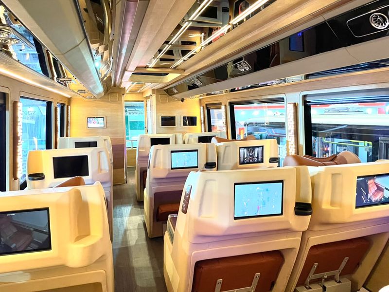 Array,Bus Terbaru Juragan99 Trans Meluncur, Punya Bioskop Berjalan