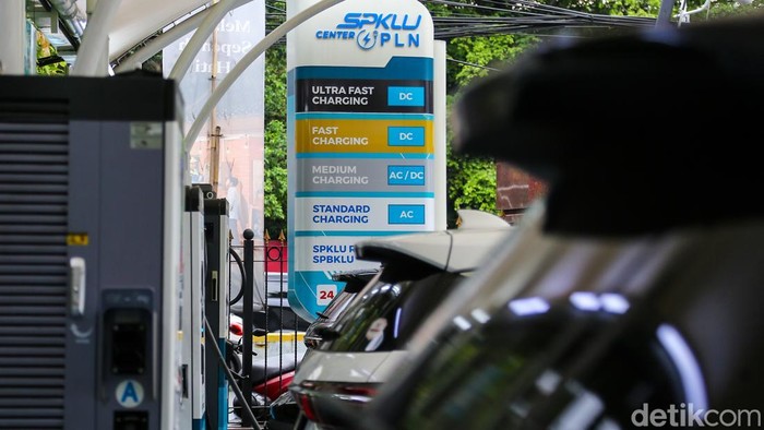 Array,Insentif Mobil Listrik Ditunda, Kapan Bakal Berlaku?