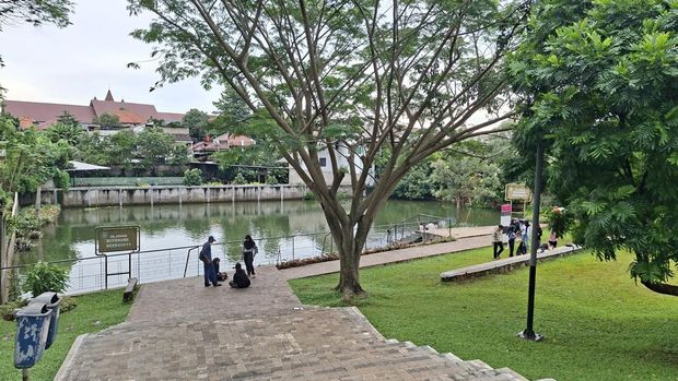 Array,Menyambangi Taman Apung, Spot Liburan Murah di Jakarta Timur