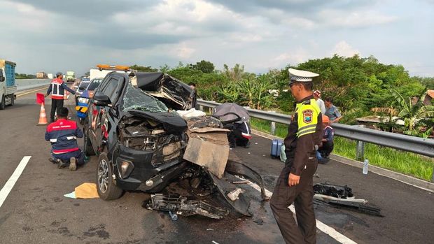 Array,Pelajaran dari Kecelakaan Mobil Anggota DPR di Tol Paspro