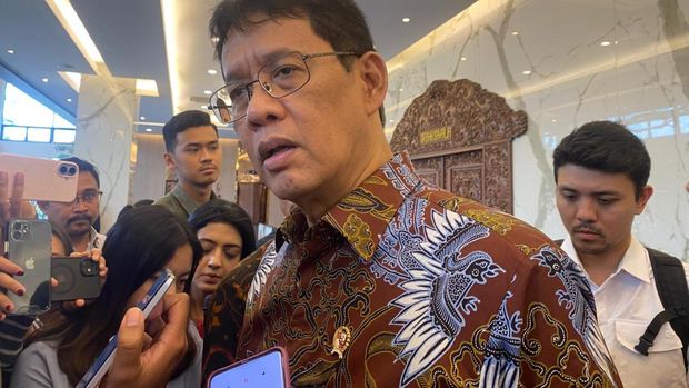 Array,Purbaya Mendadak Tunda Insentif Kendaraan Listrik, Ada Apa Nih?