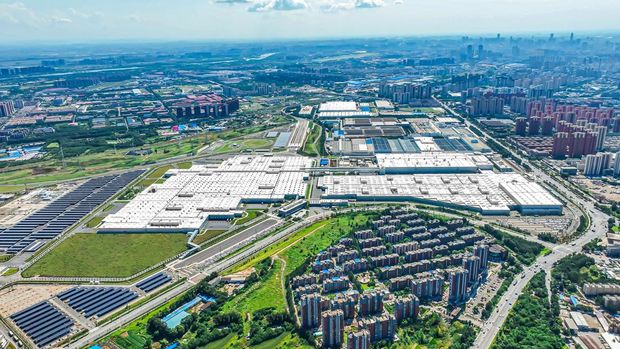 Array,Tak Cuma Jadi Pasar, China Kini Jadi Andalan Produksi BMW