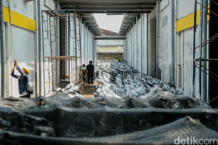 Array,Kala Pengadaan Motor Listrik Dikritik, Eks Kepala BGN Dadan Hindayana Bilang Gini