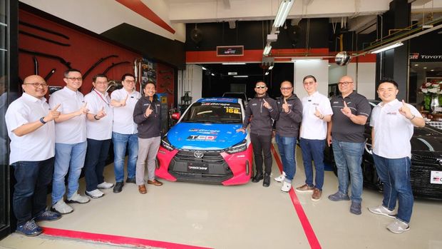 Array,Rupiah Makin Loyo, Harga Komponen Mobil Belum Naik
