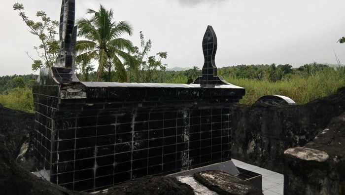 Array,Ini Tempat Peristirahatan Terakhir Raja-raja Bolaang Mongondow