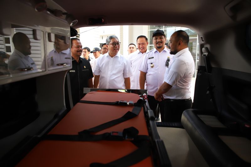 Array,Toyota Sumbang 3 Ambulans untuk Rumah Sakit di Aceh