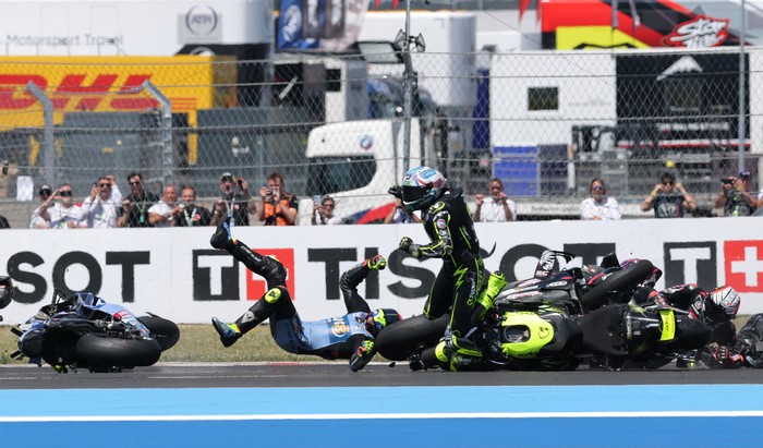Array,Perangkat Ini Diduga Picu Crash Karambol MotoGP Hungaria