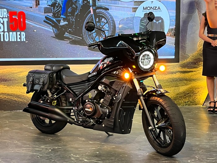 Array,Keeway Road Falcon 250 Meluncur: Tampang Ala Moge Harley, Harga Rp 50 Jutaan