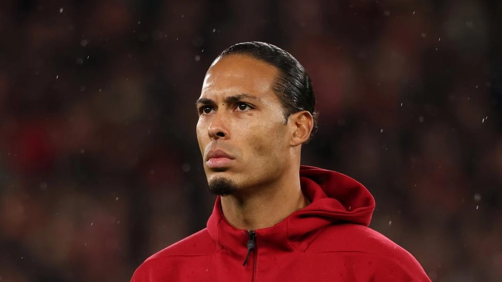 Handball Virgil Van Dijk saat lawan PSV jadi bahan ejekan