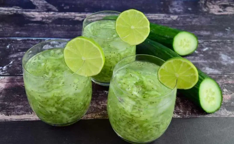 Iced Lemonade, Lychee Mojito, Infused Water, Es Semangka Susu, Yakult Mojito, Es Kuwut, Strawberry Matcha Almond Latte, Es Kopi Float, Es Timun Jeruk Nipis, Oreo Smoothies, Es Jelly Cappucino, Choco Ice Blend, Brown Sugar Boba Milk Tea, Cincau Milk Tea, Matcha Cheese Tea, Lychee Tea, Mango Lessi, Lemon Squash, Es Susu Regal, Korean Strawberry Milk