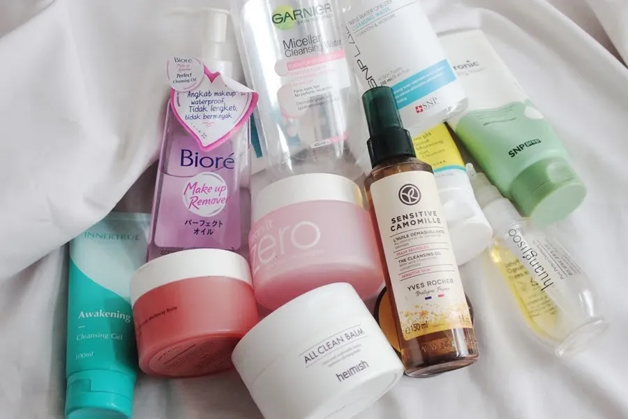 Pengertian Double Cleansing, Langkah-langkah Melakukan Double Cleansing, Manfaat Melakukan Double Cleansing, Risiko Melewati Double Cleansing