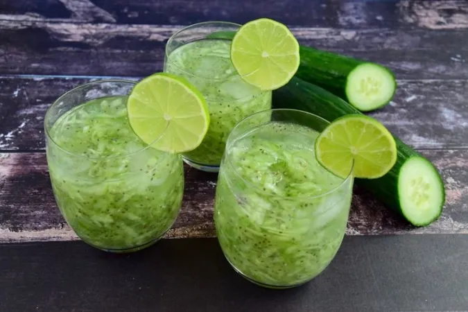 Es Timun Jeruk Nipis, Cincau Milk Tea, Es Semangka Susu, Es Kopyor Agar-agar, Mojito Leci, Sop Buah, Es Kuwut, Es Timun Suri