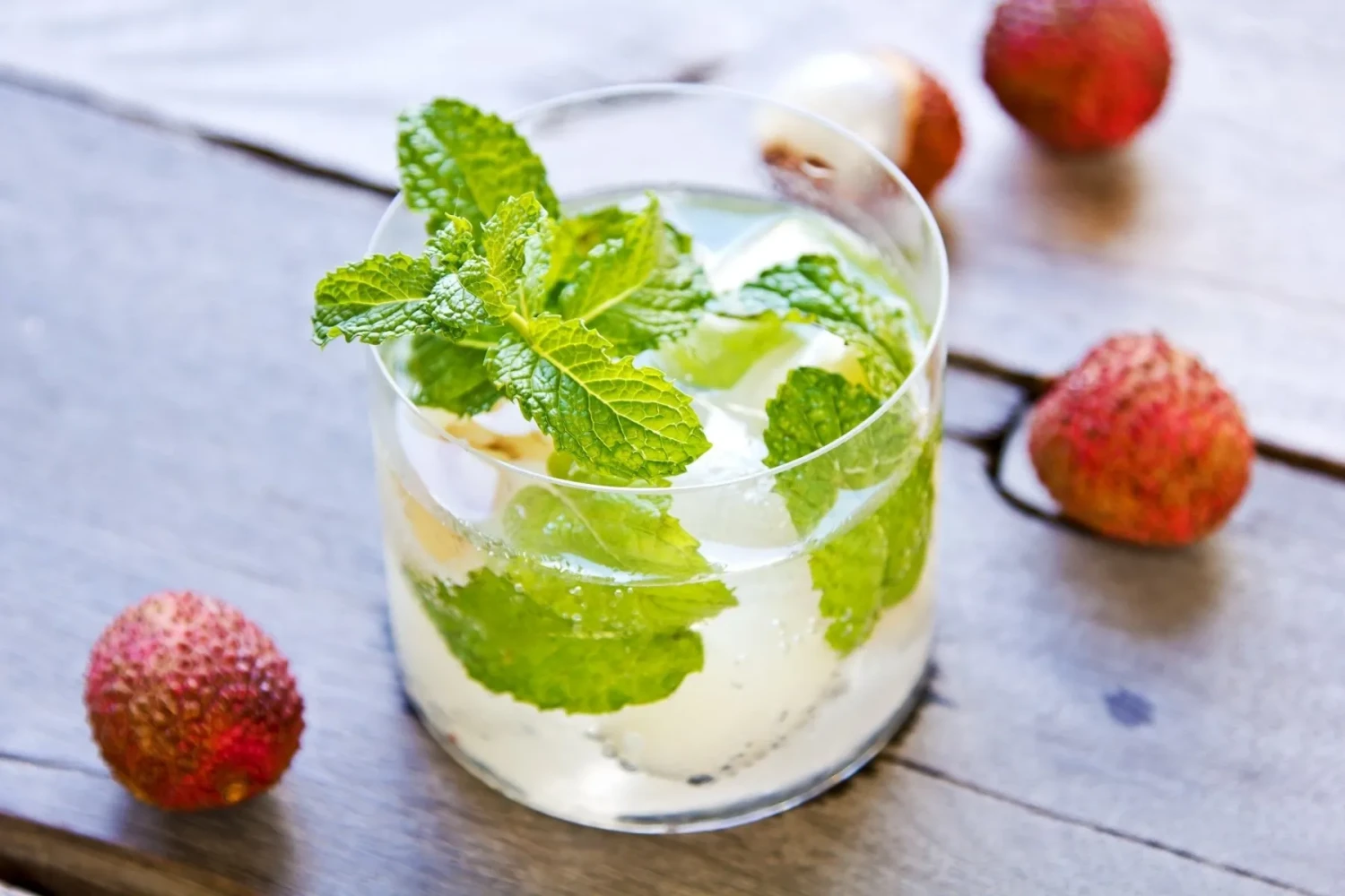 Es Timun Jeruk Nipis, Cincau Milk Tea, Es Semangka Susu, Es Kopyor Agar-agar, Mojito Leci, Sop Buah, Es Kuwut, Es Timun Suri
