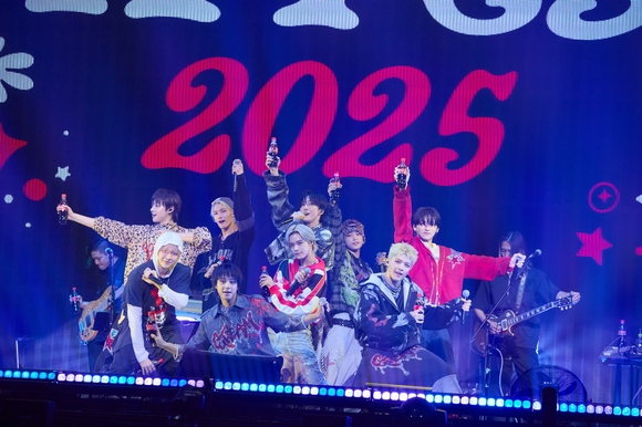 ◆XGが「コカ・コーラ」CMソング「MILLION PLACES」を披露！, ◆初日の大トリはCreepy Nuts！「Bling-Bang-Bang-Born」を含む全12曲を披露, ◆&amp;TEAMの圧巻のダンスで会場は熱狂の渦に！オリジナル楽曲「放課後宇宙」をサプライズ披露, ◆anoは「ちゅ、多様性。」を含む全7曲を披露！
