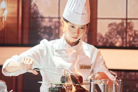 ◆作品への誇りと愛情…3連続ヒットの裏側にあるものとは？, ◆料理シーンのために弟子入りも！？撮影秘話を明かす, ◆王のリアクションも話題に「恥ずかしがらずに演じていて…」, ◆撮影直前で主役が交代も…イ・チェミンの努力を絶賛, ◆女優としてさらなる飛躍へ「数々の経験が自分の成長に」