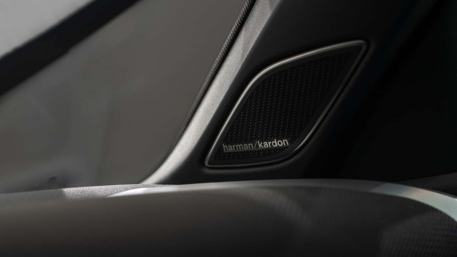 Volkswagen T-Roc baru, interior dan bagasi