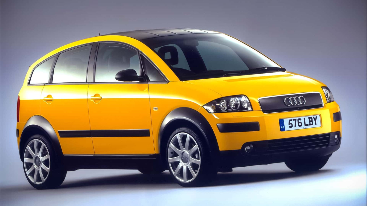 Audi A1 dan Q2 Diprediksi Pensiun, Nama A2 Kembali, Desain: Terinspirasi Spyshot, Lampu Depan Terpisah, Posisi di Bawah Q4 E-Tron, Berbasis Keluarga VW ID.3, Sudut Pandang Motor1