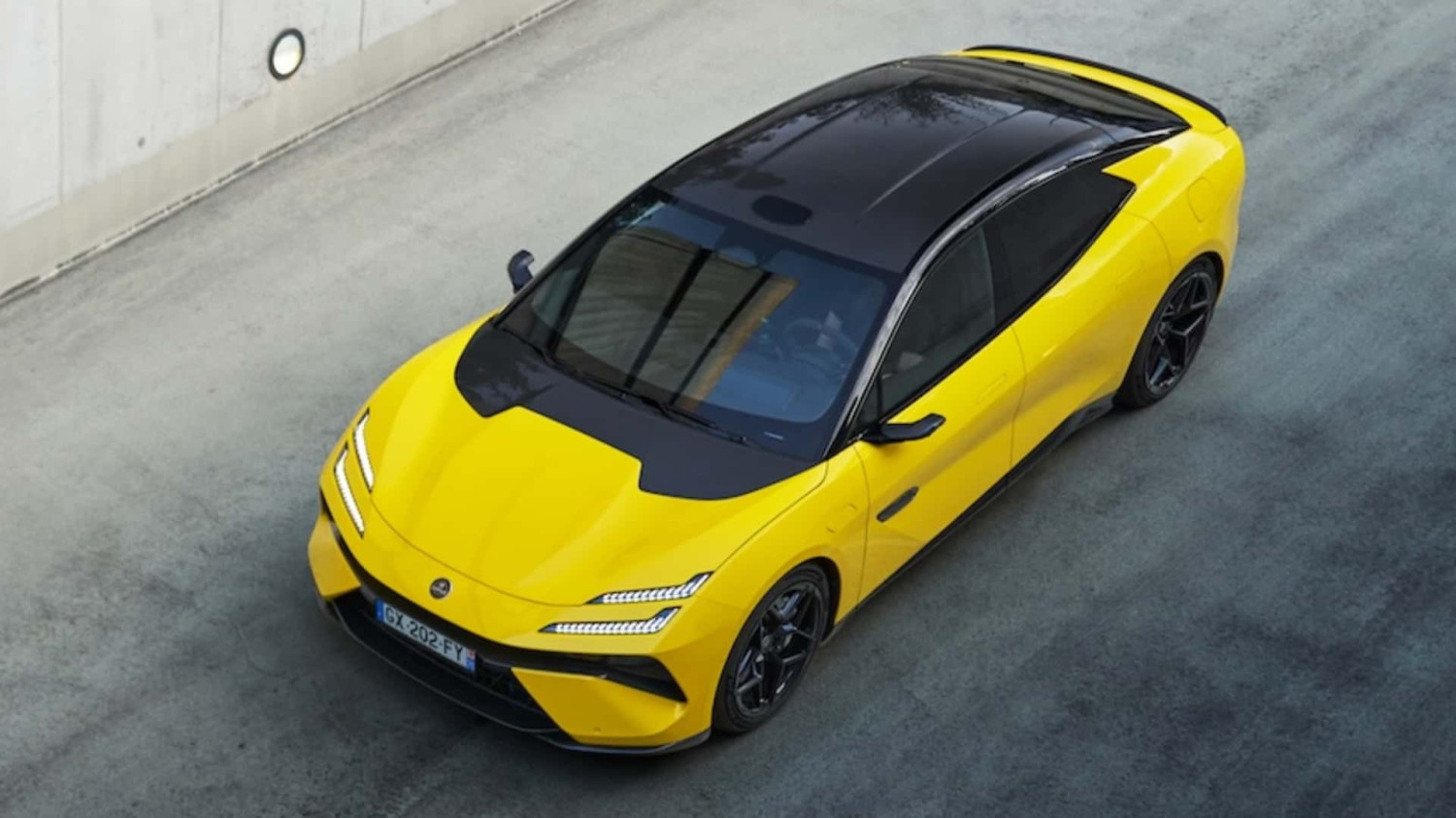 Lotus Emeya Large, Juara Kecepatan dan Pengisian Daya, On The Road, Penilaian Awal,                          Galeri: Lotus Emeya 2025 First Drive Review                    