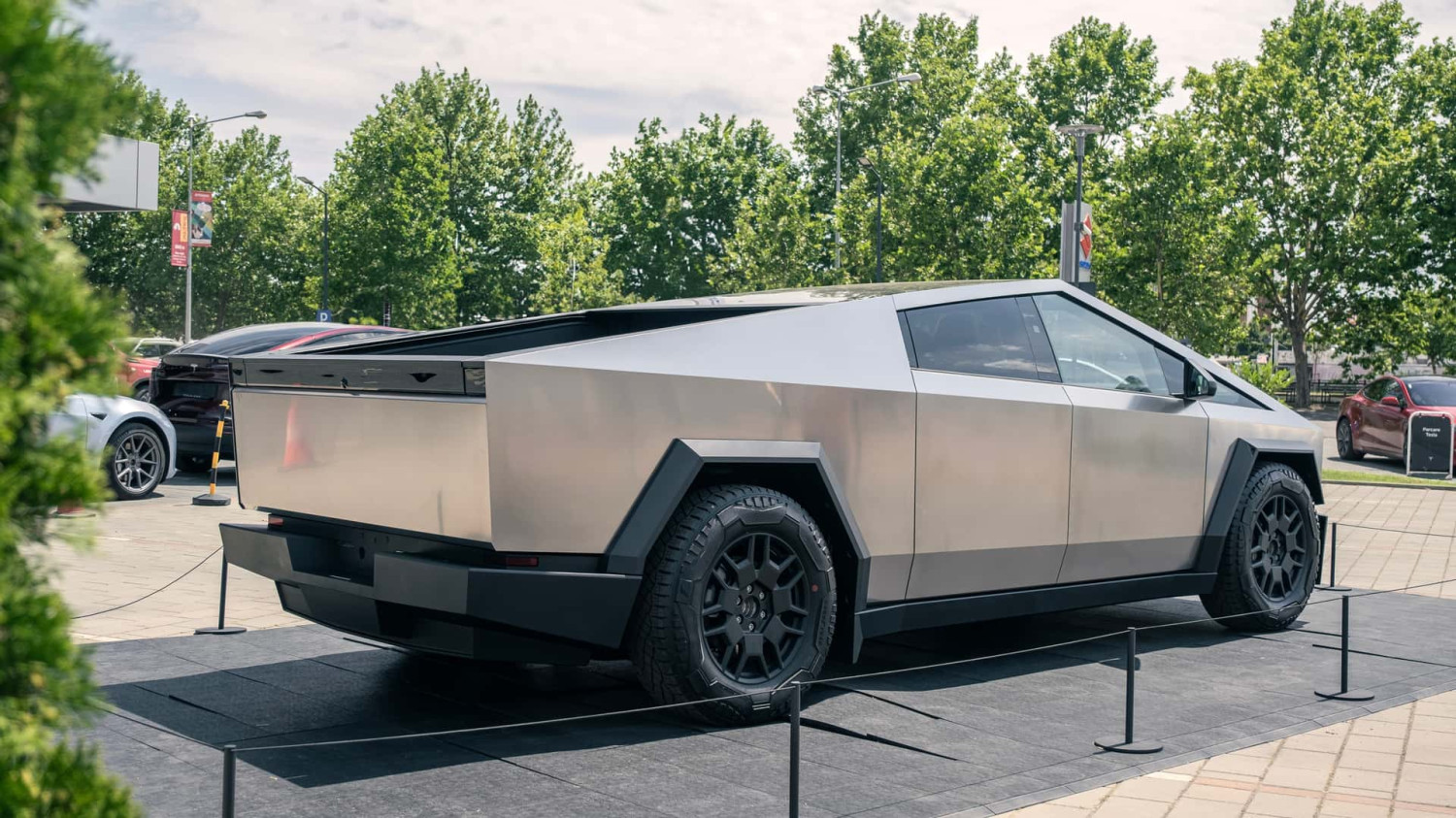 Tesla Cybertruck Founders Edition