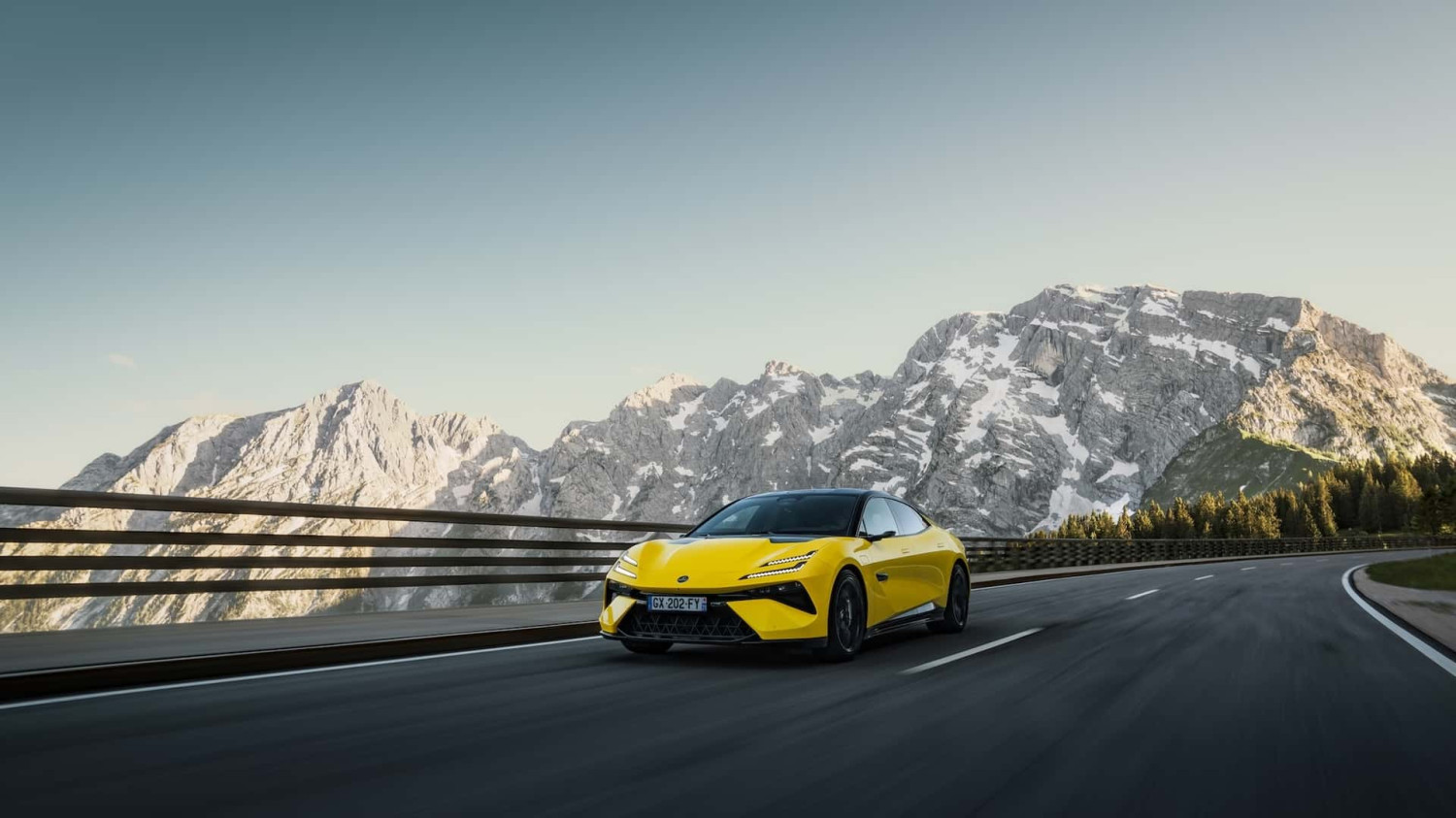 Lotus Emeya, Juara Kecepatan dan Pengisian Daya, On The Road, Penilaian Awal,                          Galeri: Lotus Emeya 2025 First Drive Review                    