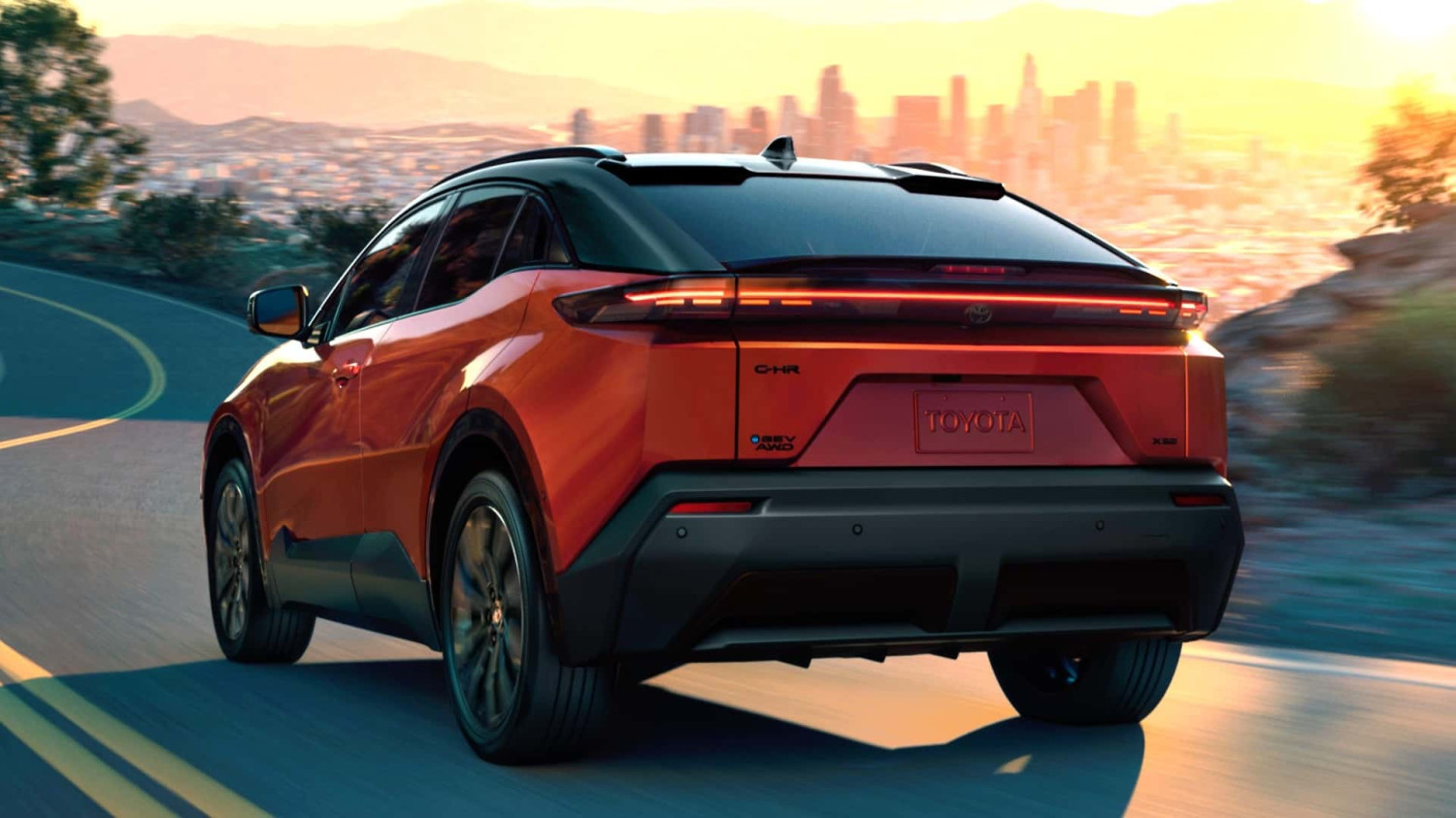 2026 Toyota C-HR bagian belakang tiga perempat
