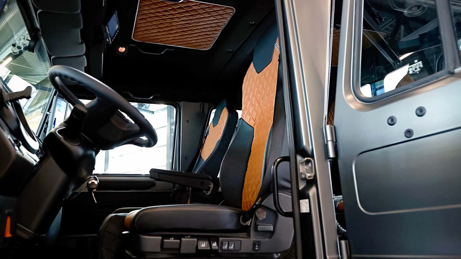 Truk Khusus Mercedes-Benz Luxus-Unimog (2026)