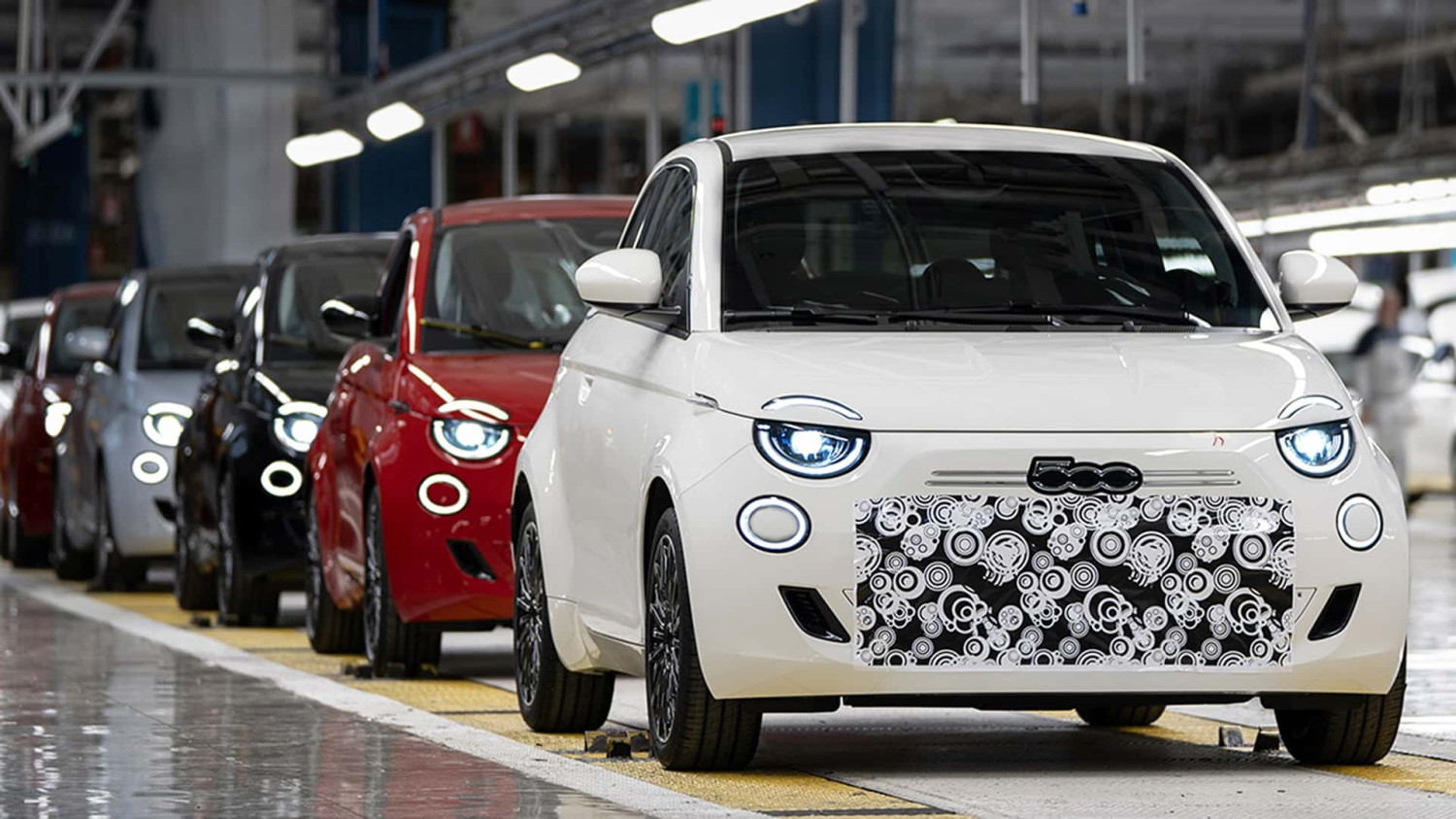 <p>Upcoming Fiat 500 with gas engine</p>