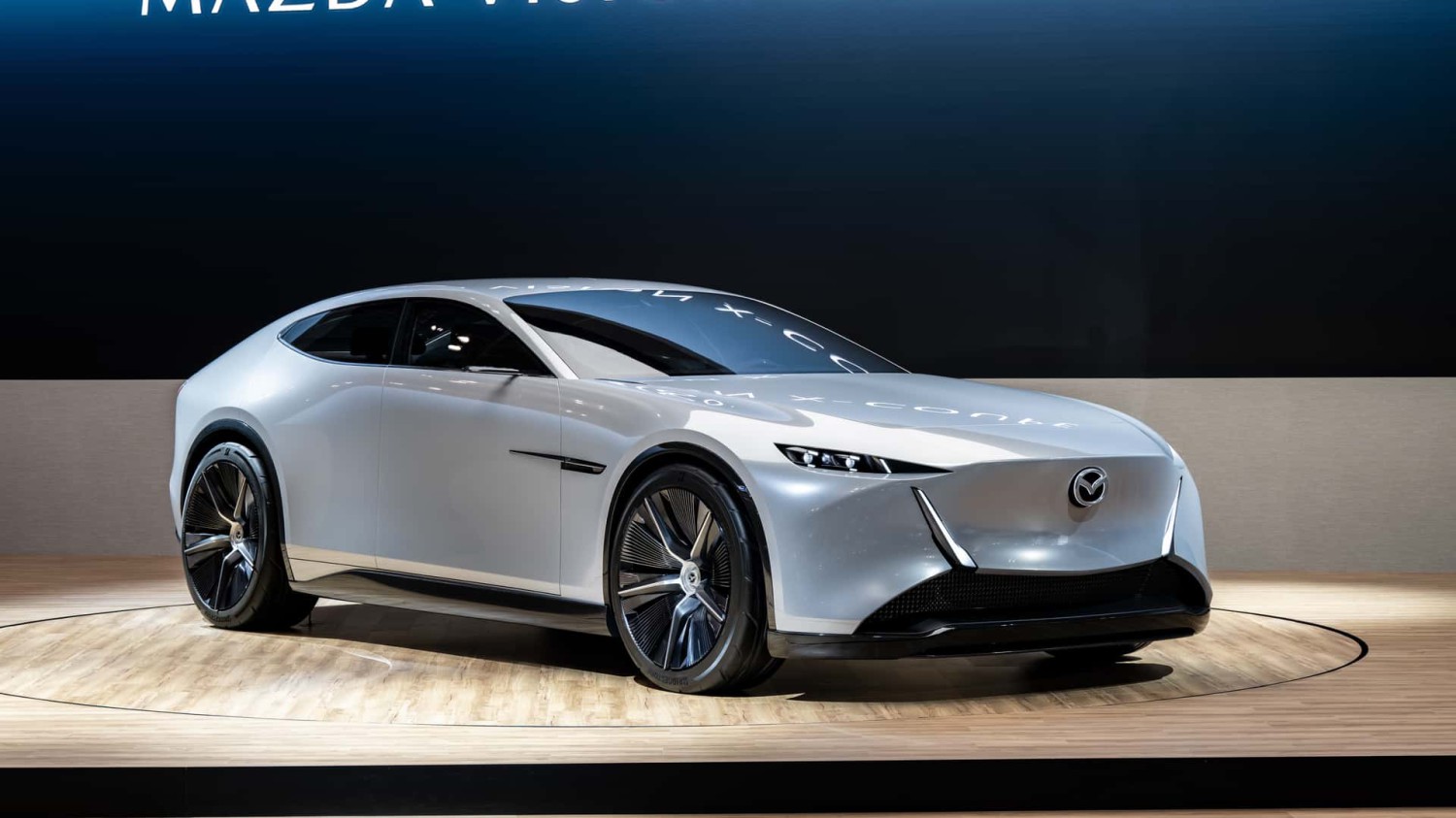 Mazda Vision X-Coupe, Audi Concept C, Bentley EXP15, Buick Electra Orbit, Cadillac Elevated Velocity, Konsep Chevrolet Corvette, Genesis Magma GT, Genesis X Gran Equator, Kawah Hyundai, Lexus LFA, Mazda Vision X-Coupe, Mercedes-AMG GT XX, Mercedes-Benz Vision Iconic, Subaru Performance-B STI