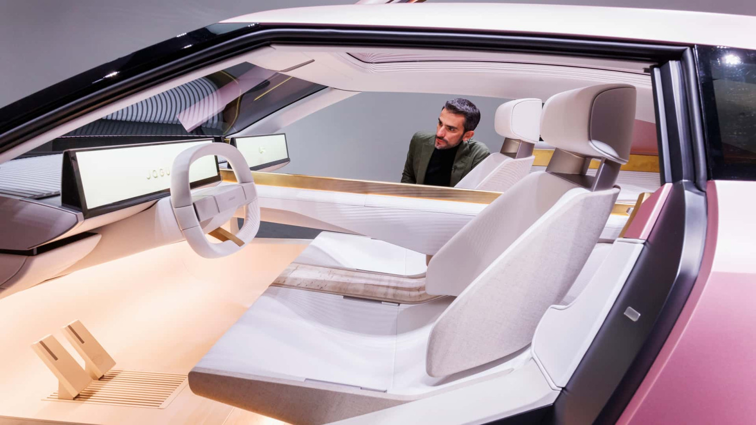 Jaguar Type 00 Concept, Meredam Kekhawatiran Jarak Tempuh dengan Mesin Bensin,                          Jaguar Type 00 Concept                    , Versi Range-Extender Diperkirakan Tidak Hadir Saat Peluncuran,                          Pengujian Prototipe Jaguar Tipe 00                    